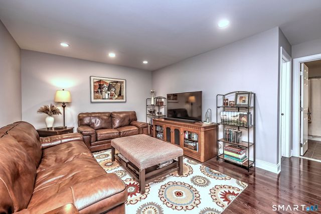 560 River Road 33, Shelton, CT 06484