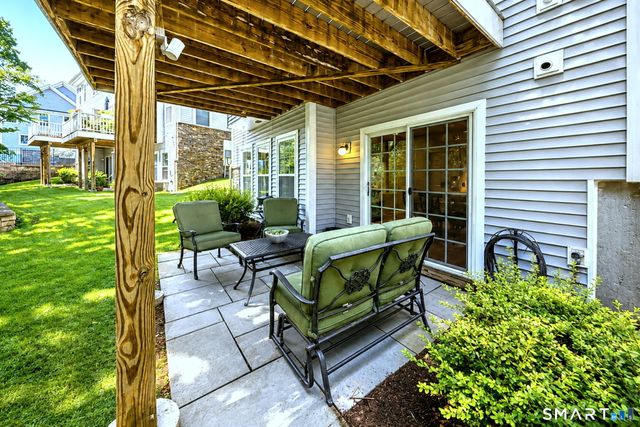560 River Road 33, Shelton, CT 06484