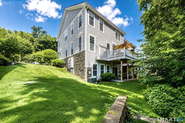 560 River Road 33, Shelton, CT 06484