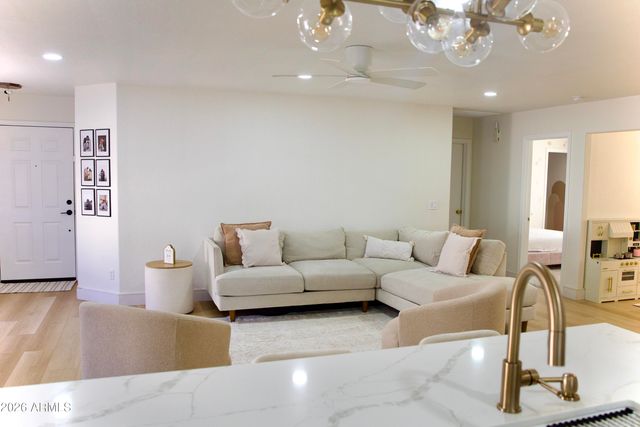 3114 W MARK Lane, Phoenix, AZ 85083