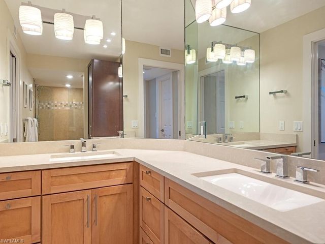 4551 Gulf Shore BLVD N 606, Naples, FL 34103