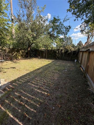 6905 Greenyard Drive, Houston, TX 77086
