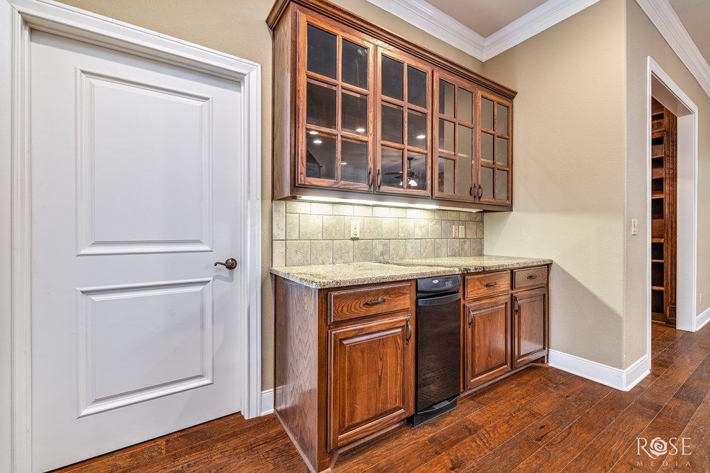 Image 13 of property listing at 5533 Club Park Way, San Angelo, TX 76904