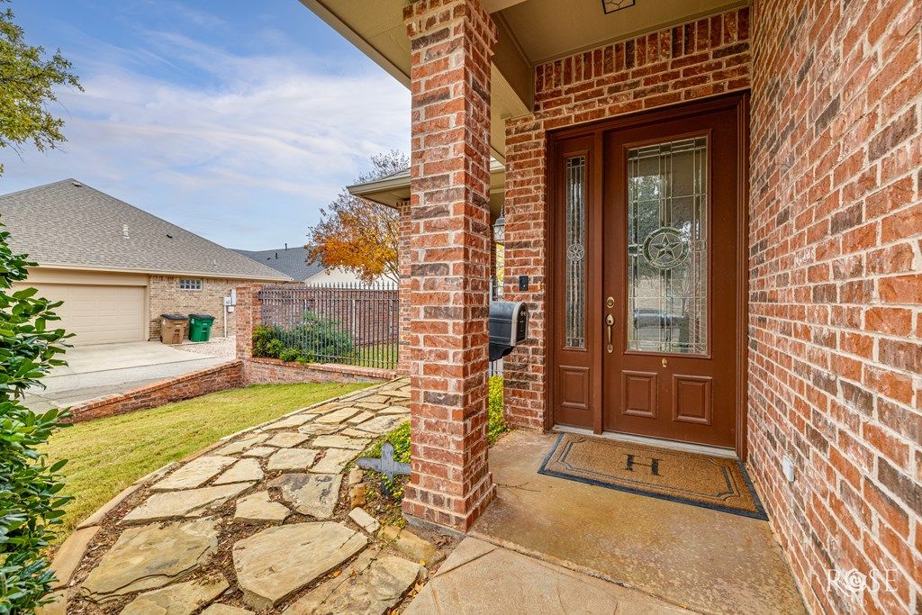Image 5 of property listing at 5533 Club Park Way, San Angelo, TX 76904
