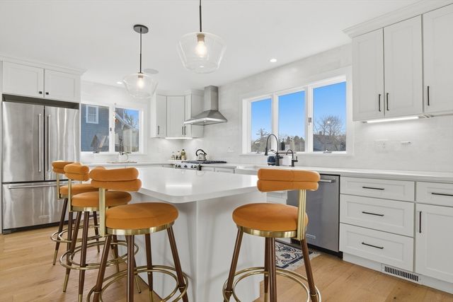 6 Everett Street, Stoneham, MA 02180