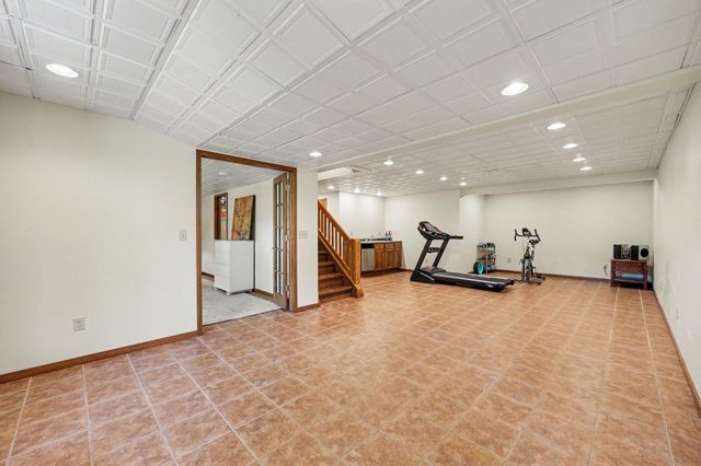 2728 Holyoke Lane, Ann Arbor, MI 48103