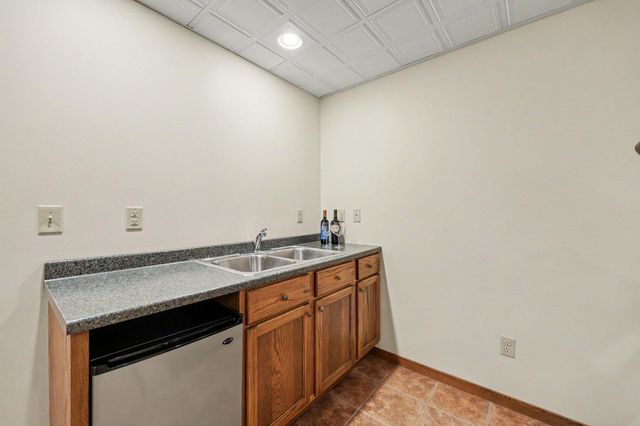 2728 Holyoke Lane, Ann Arbor, MI 48103