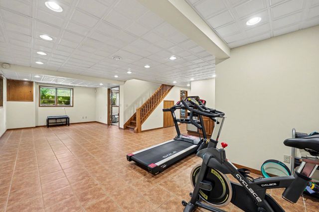 2728 Holyoke Lane, Ann Arbor, MI 48103