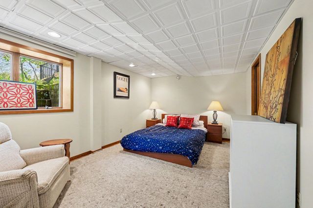 2728 Holyoke Lane, Ann Arbor, MI 48103