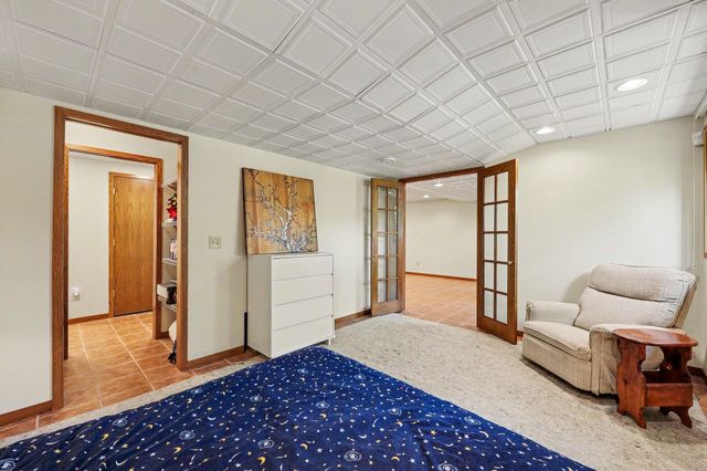 2728 Holyoke Lane, Ann Arbor, MI 48103