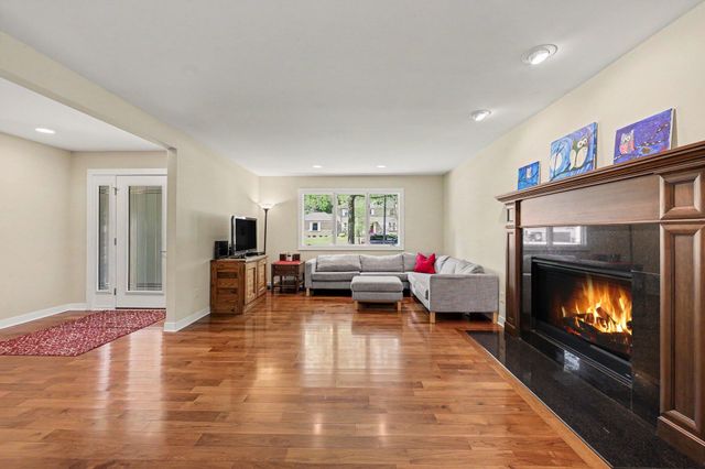 2728 Holyoke Lane, Ann Arbor, MI 48103