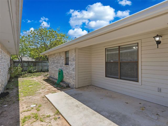 526 Riverside DR, New Braunfels, TX 78130
