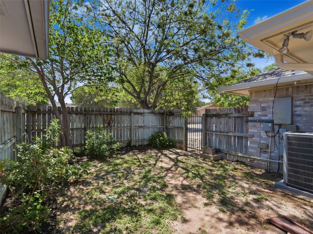 526 Riverside DR, New Braunfels, TX 78130