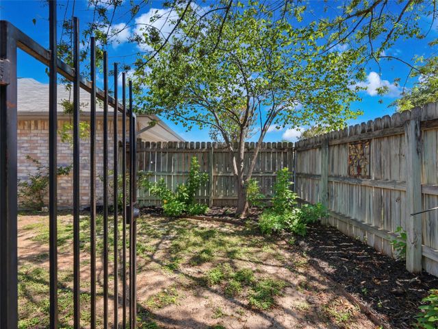 526 Riverside DR, New Braunfels, TX 78130