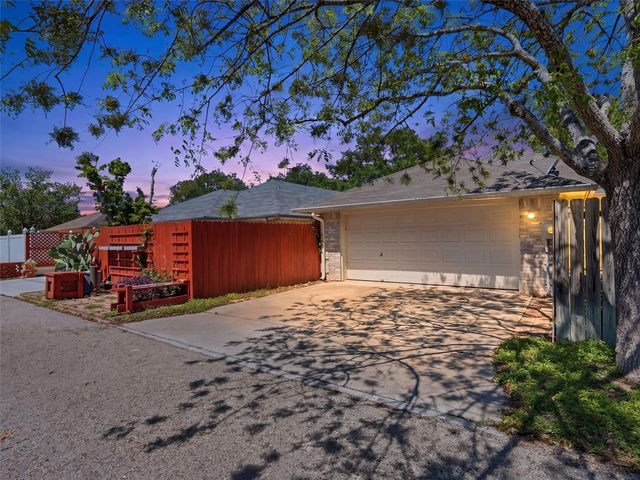 526 Riverside DR, New Braunfels, TX 78130