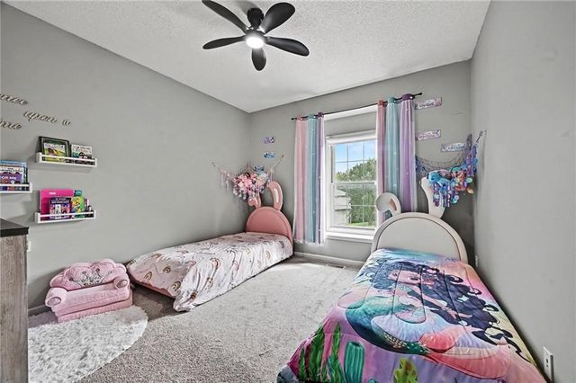 14090 NW 64th Terrace, Parkville, MO 64152