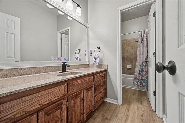 14090 NW 64th Terrace, Parkville, MO 64152