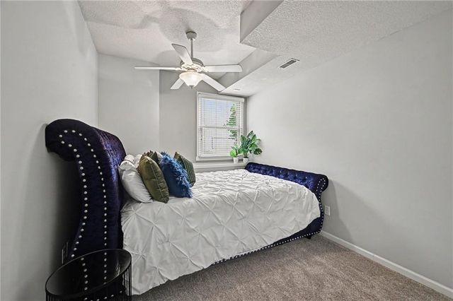 14090 NW 64th Terrace, Parkville, MO 64152