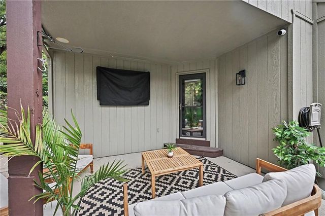 14090 NW 64th Terrace, Parkville, MO 64152