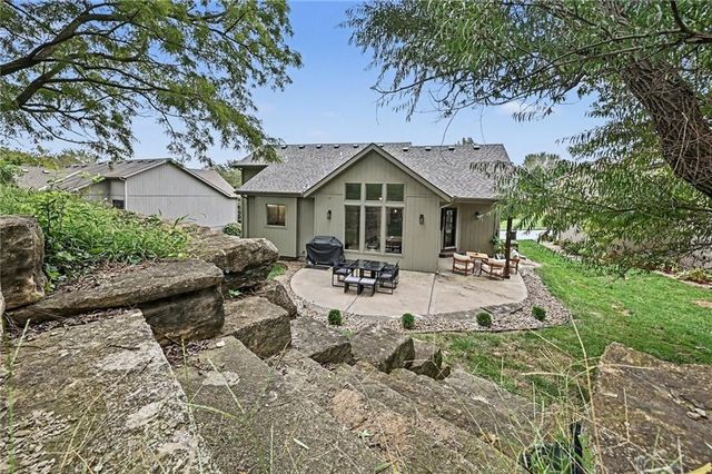 14090 NW 64th Terrace, Parkville, MO 64152