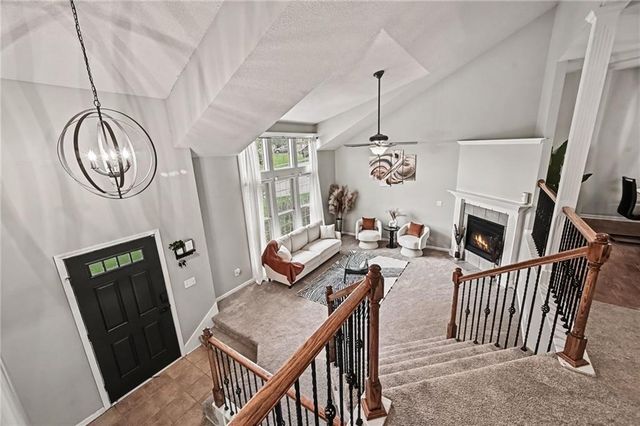 14090 NW 64th Terrace, Parkville, MO 64152