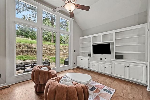 14090 NW 64th Terrace, Parkville, MO 64152