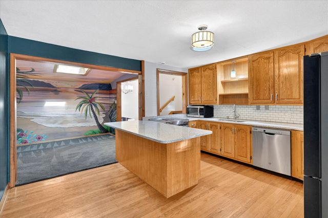 1345 E Walnut Street, Springfield, MO 65802