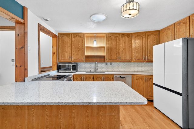 1345 E Walnut Street, Springfield, MO 65802