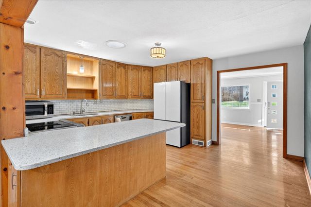 1345 E Walnut Street, Springfield, MO 65802