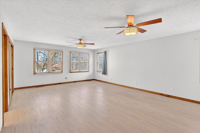 1345 E Walnut Street, Springfield, MO 65802