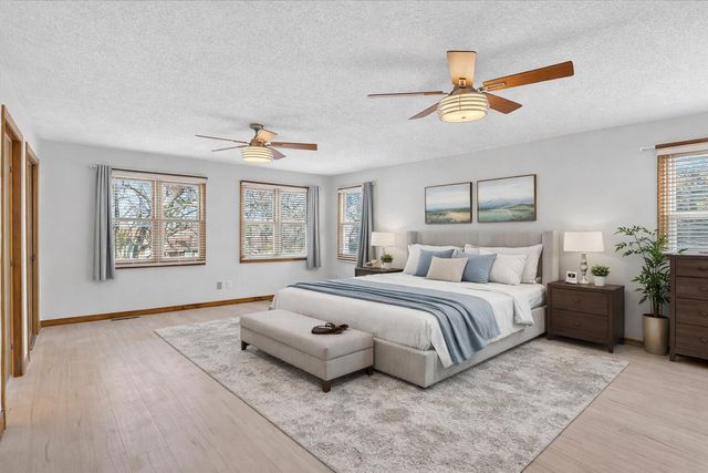 1345 E Walnut Street, Springfield, MO 65802