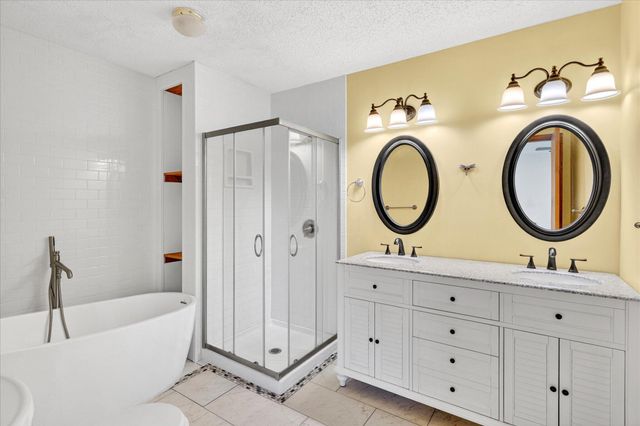 1345 E Walnut Street, Springfield, MO 65802