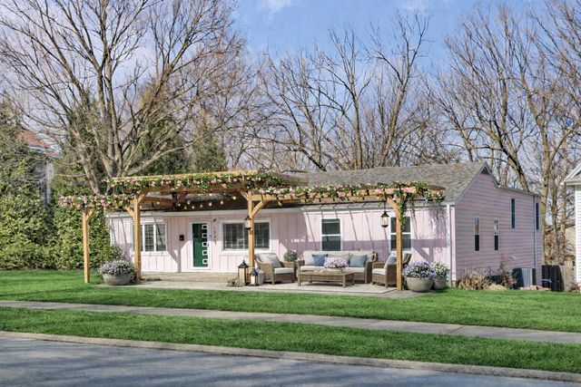 1345 E Walnut Street, Springfield, MO 65802