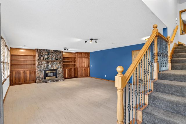 1345 E Walnut Street, Springfield, MO 65802