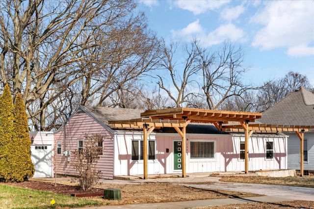 1345 E Walnut Street, Springfield, MO 65802