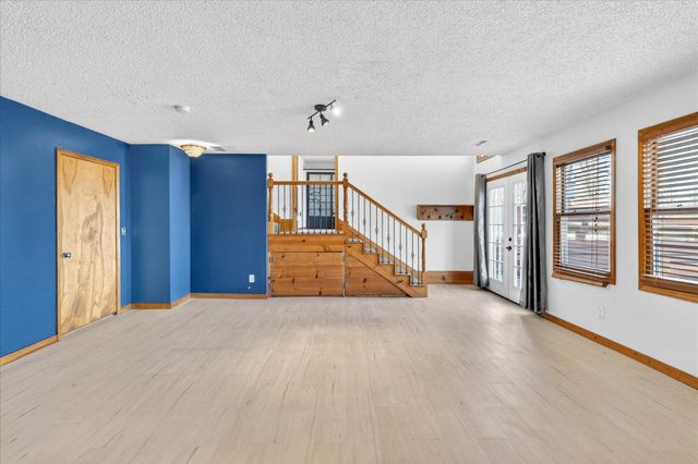 1345 E Walnut Street, Springfield, MO 65802