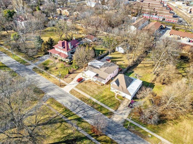 1345 E Walnut Street, Springfield, MO 65802
