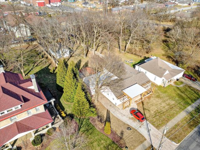 1345 E Walnut Street, Springfield, MO 65802