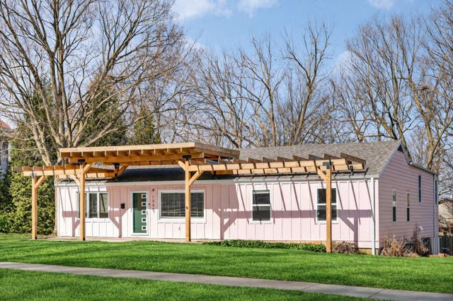 1345 E Walnut Street, Springfield, MO 65802