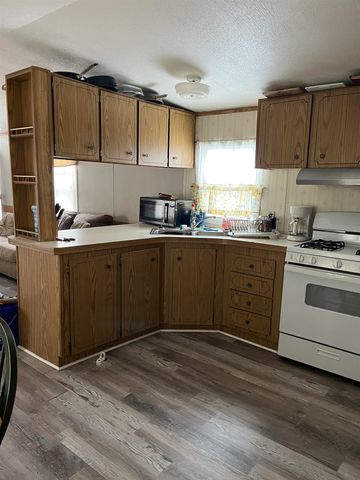 74 Crystal Springs Way, Somersworth, NH 03878