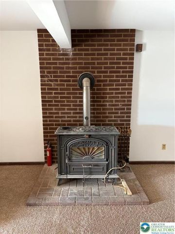 4 Kensington Circle, Allen Twp, PA 18067