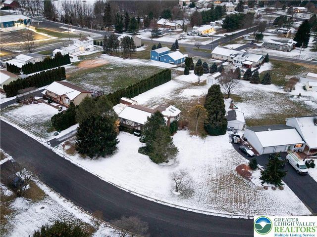 4 Kensington Circle, Allen Twp, PA 18067