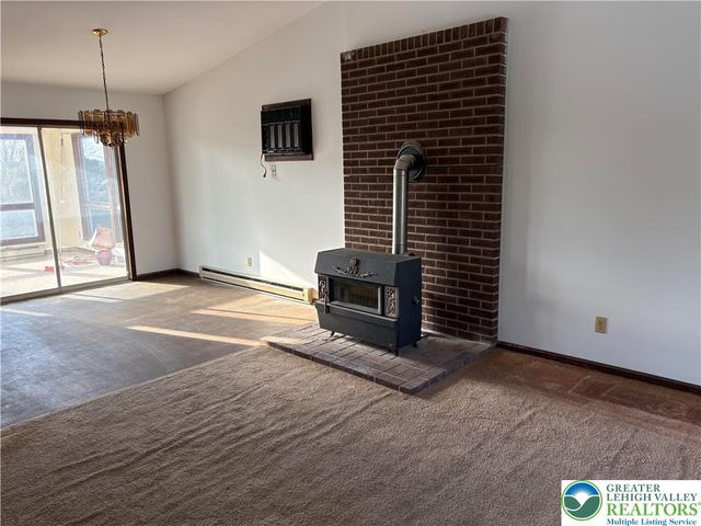 4 Kensington Circle, Allen Twp, PA 18067