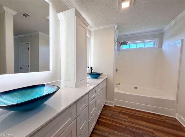 105 Jefferson Forest Court, Winston-salem, NC 27106