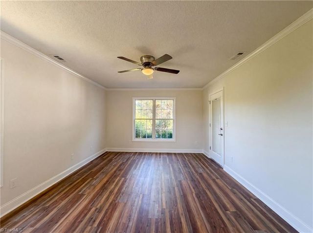 105 Jefferson Forest Court, Winston-salem, NC 27106