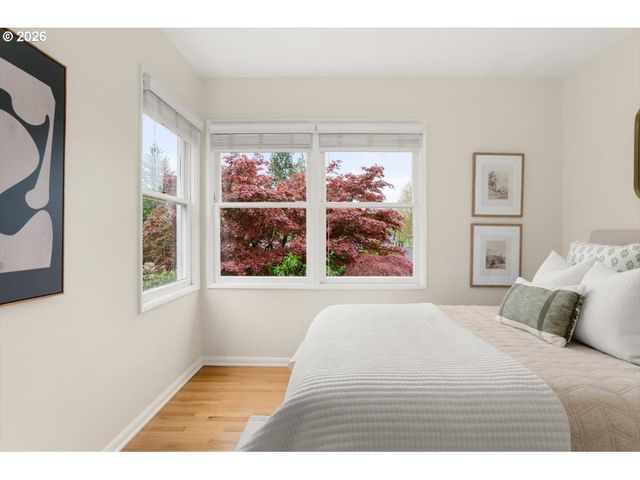 5922 Sw 47TH Ave, Portland, OR 97221