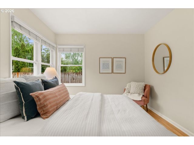 5922 Sw 47TH Ave, Portland, OR 97221