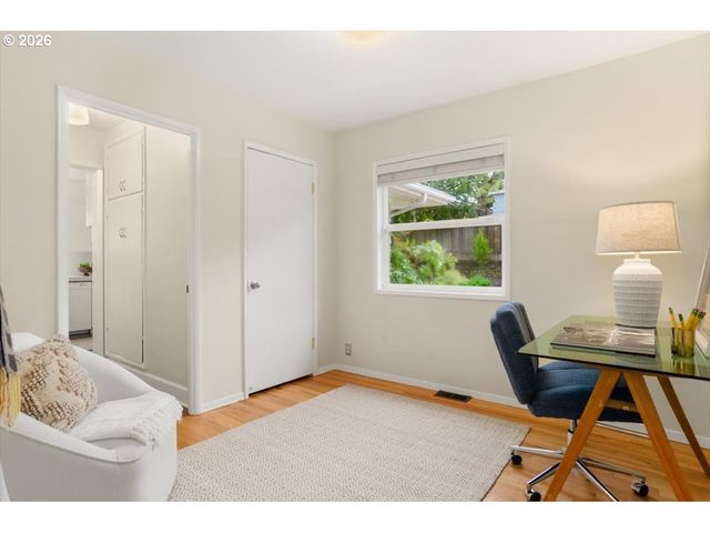 5922 Sw 47TH Ave, Portland, OR 97221