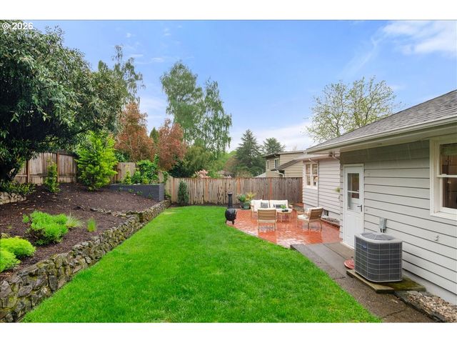 5922 Sw 47TH Ave, Portland, OR 97221