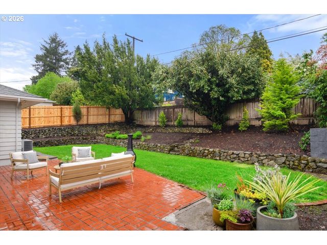 5922 Sw 47TH Ave, Portland, OR 97221